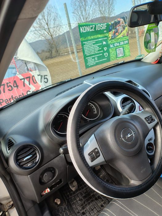 Vand mașina în stare bună