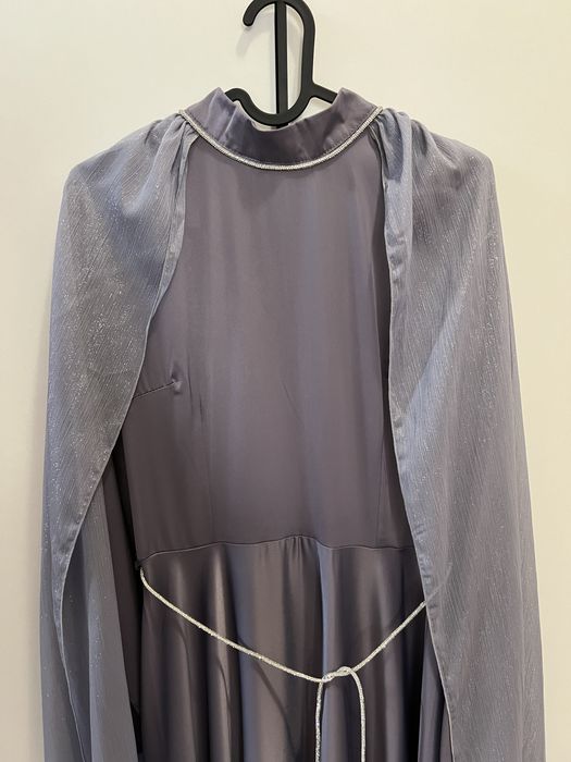 Платья вечерние продам