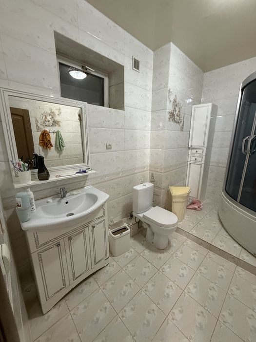 Тумба с раковиной + зеркало