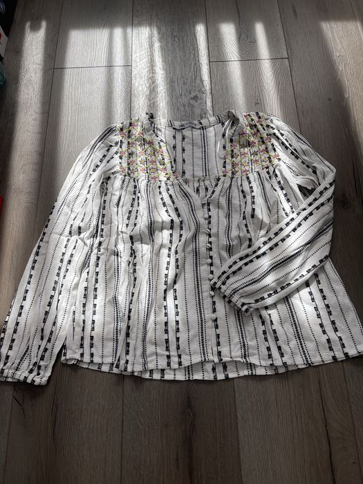 Bluza tip ie, Zara