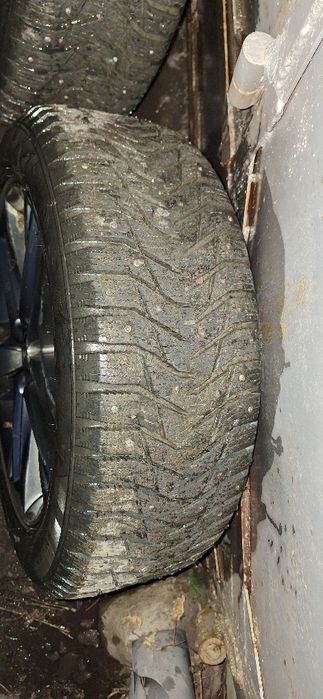 Продам зимние шины 215/55/17