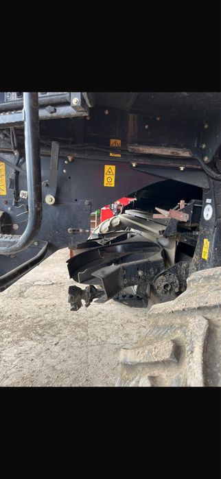 Combina new holland cr9080