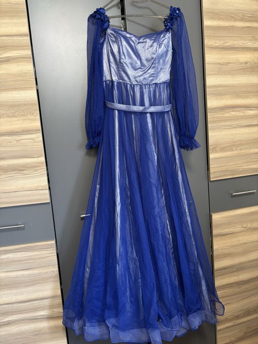 Элегантное вечернее платье