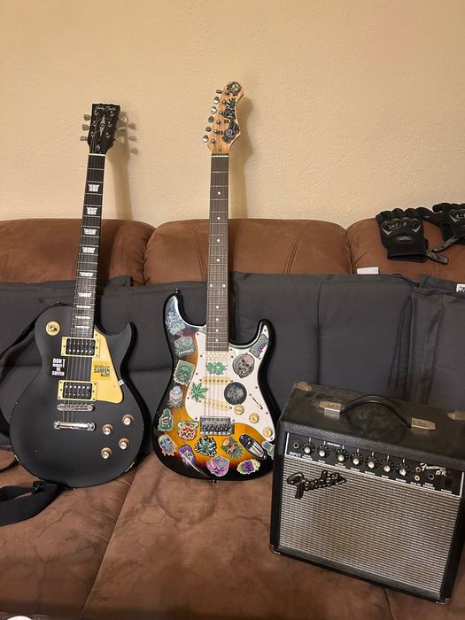 Две Ел.китари и усилвател Fender