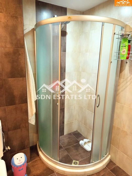 Продава напълно обзаведен двустаен апартамент в района на Стадиона