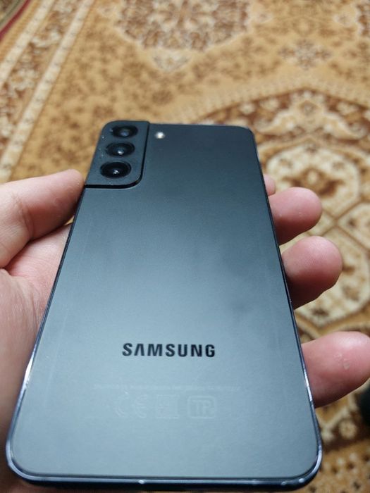 Продам Samsung s22