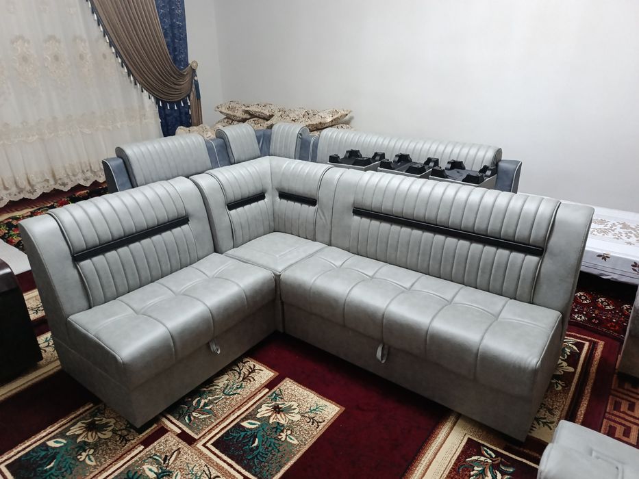 Кухни уголок сотилади