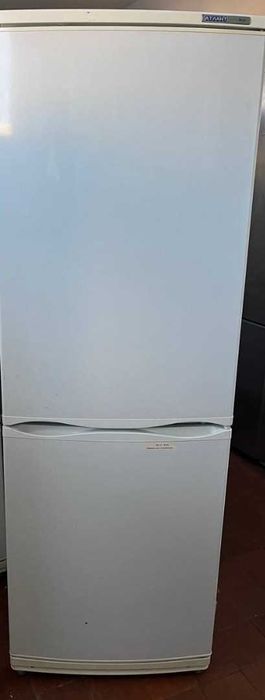 Продам современный , рабочий  холодильник в хорошем состоянии .