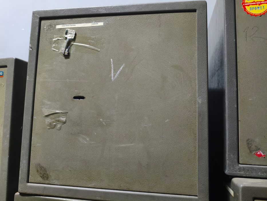 Сейф срочно продается