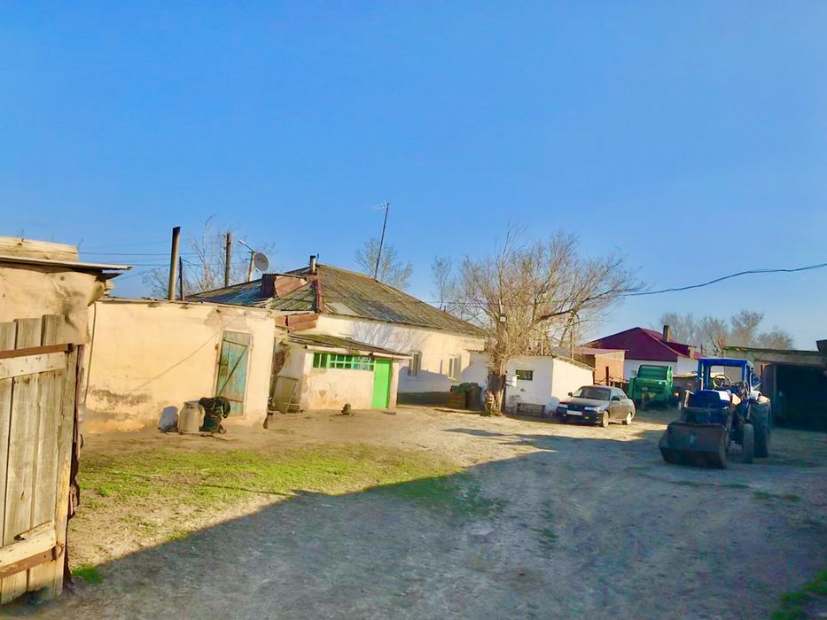 Продам землю,дом к/х в селе
