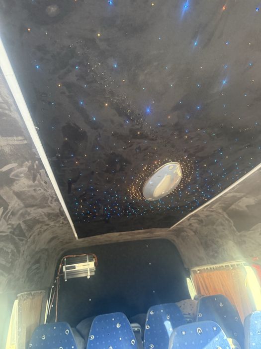 Vand sau schimb mercedes sprinter 8+1 special.