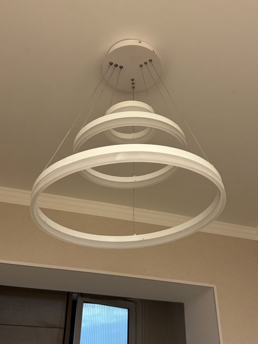 Продам 2 люстры в идеальном состоянии