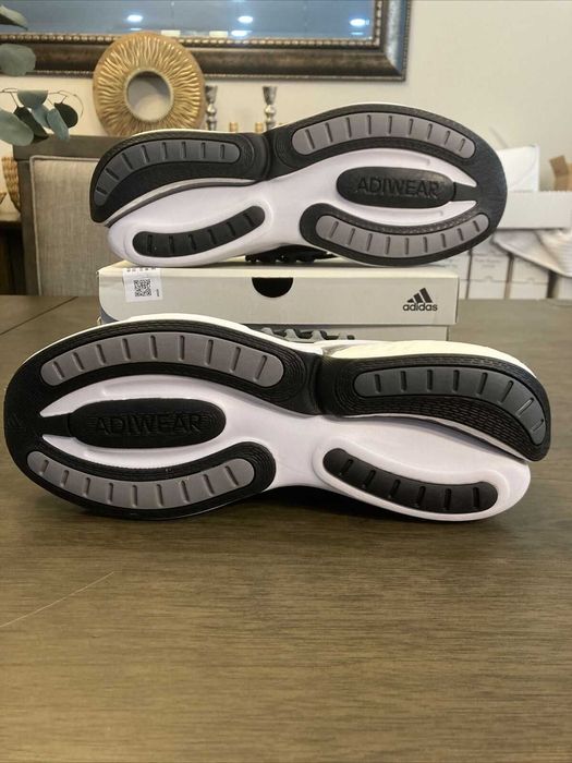 Оригинални маратонки * ADIDAS ALPHABOOST V1 * EU44 2/3