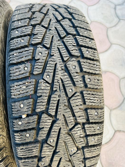 Продам шипованные шины 205.55.R16
