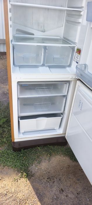 Продам холодильник indesit, в отличном состоянии