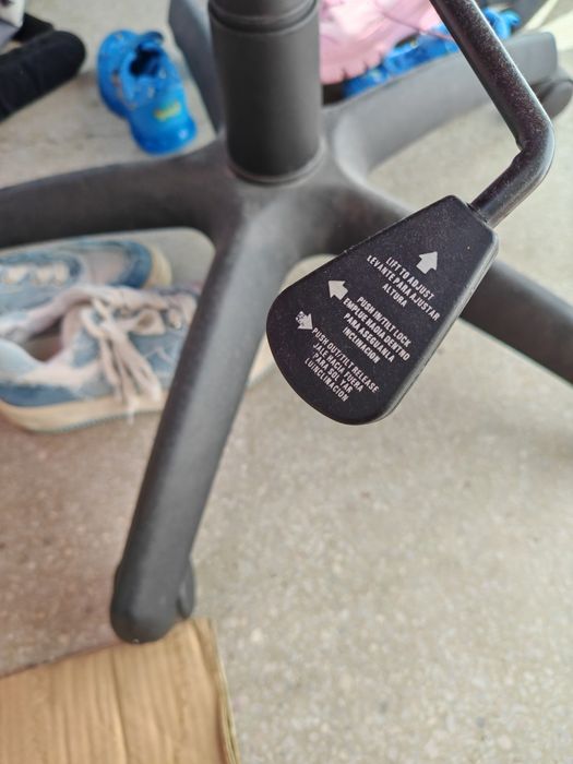 Scaun de birou ergonomic roșu