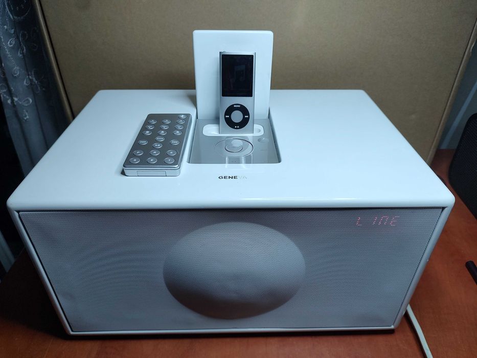 Sistem Audio Bluetooth Geneva Classic M FM Radio IPOD Line IN Remote