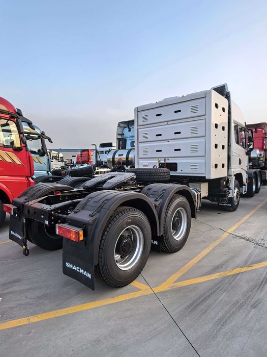 SHACMAN X5000 Тягач с полуприцепом 29м3