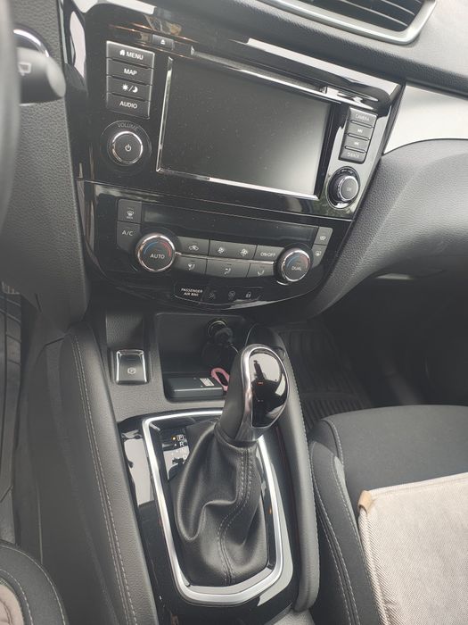 Nissan Qashqai j11 1.3DiG-t 158cp Benzina Cutie Automata