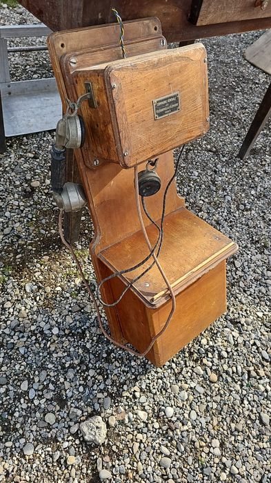Telefon vechi de perete