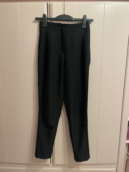 Pantaloni conici Reserved, 34