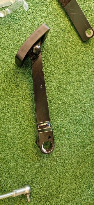 Set de pedale auxiliare (copilot) pentru instructaj auto.