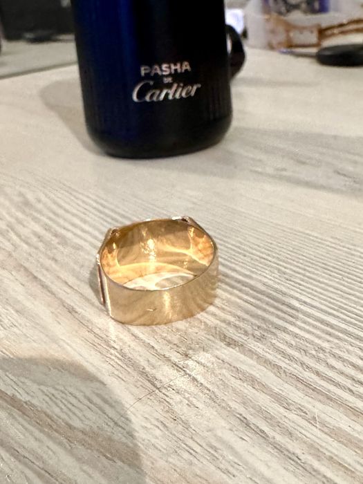 Золотая перстень 7.65 грамм две бриллиантовая камни