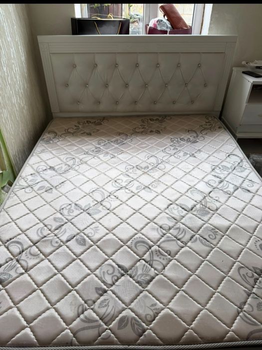 Срочно продам спальни гарнитур