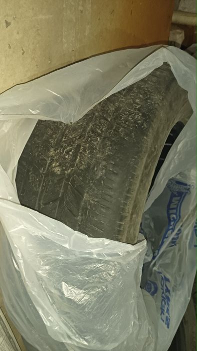Продаю бу шины Bridgestone