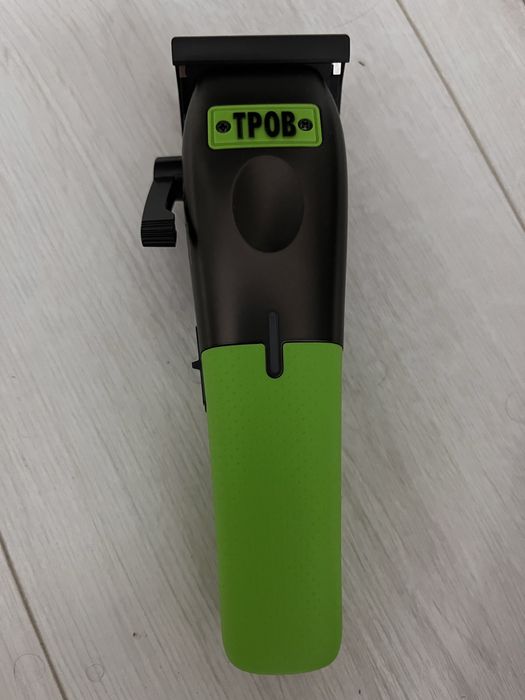 Masina de tuns profesională Tpob Play