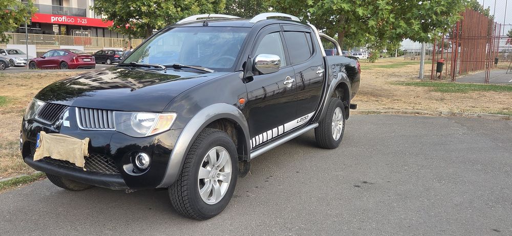 Mitsubishi L 200  climatronic funcțional 4x4