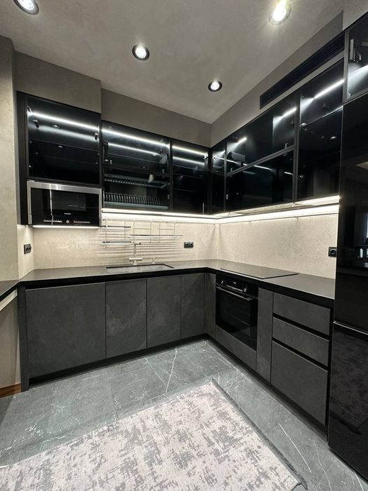 Продается 2х ком кв-ра, ЖК Mirabad Avenue, ор-р: гост. Россия, 90,6м²