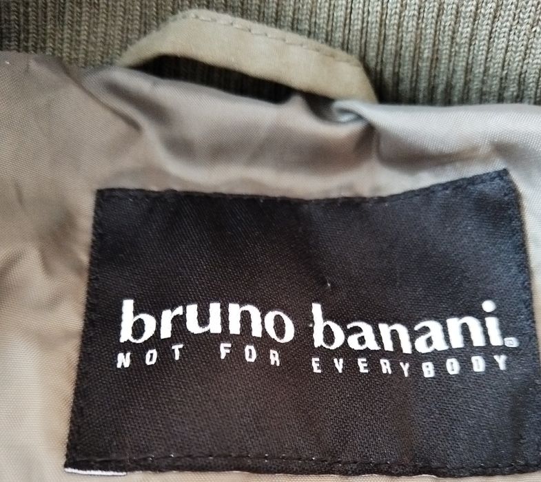 Яке  Bruno Banani