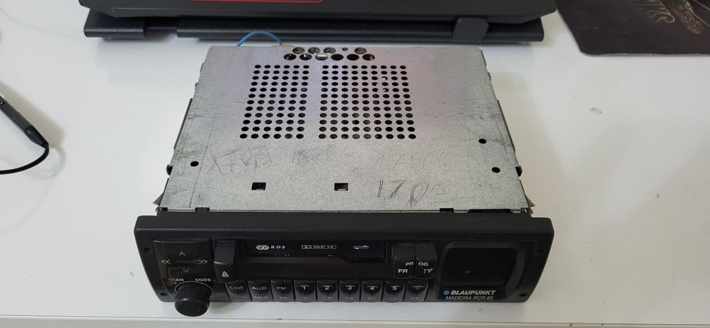 Продам кассетную автомагнитолу Blaupunkt