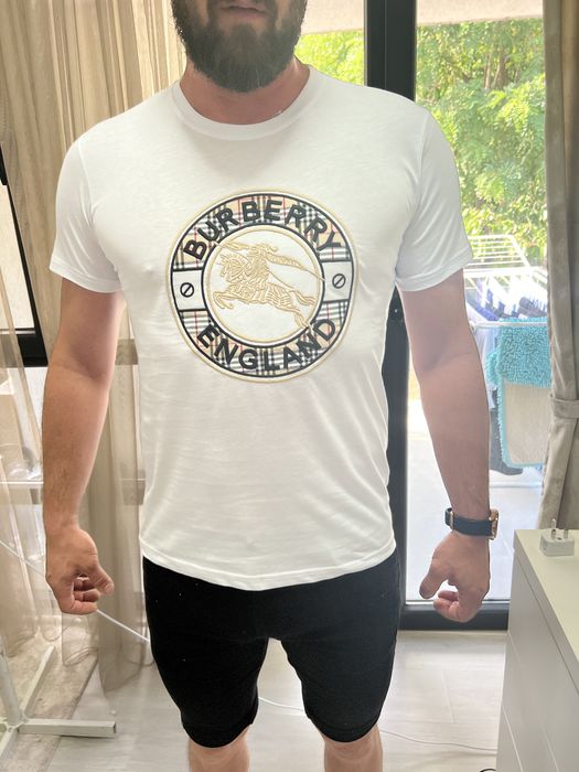 Tricou Burberry de Baieti