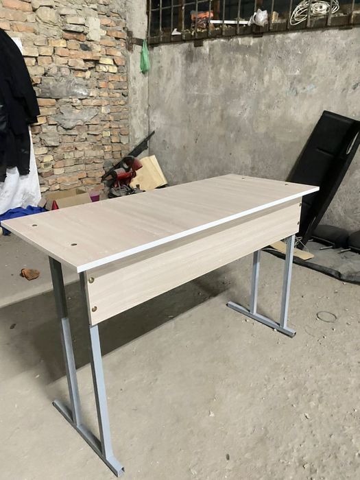 Школьные парты для учеников