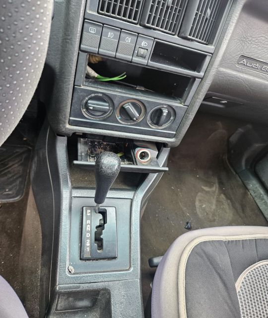 Bara fata Audi 80 1990 1.8 AT (90 hp)