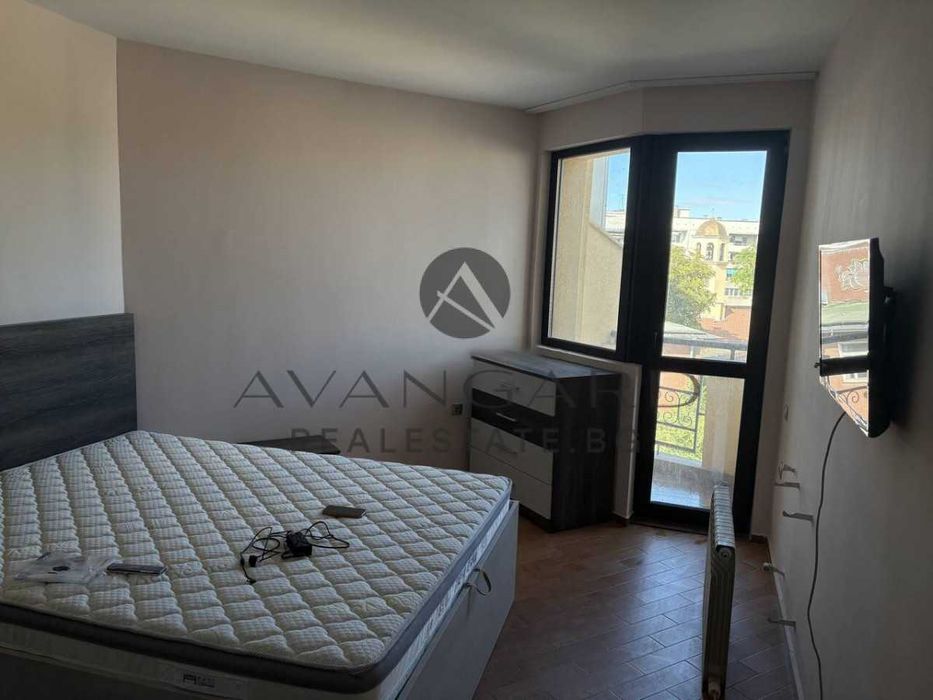 Продава се Тристаен апартамент в Пловдив, Кючук Париж - 115 кв.м за 2000 €/кв.м - Снимка #4