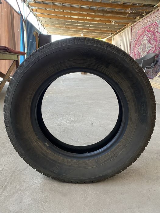 Продам зимние шины Yokohama 215/65 R16