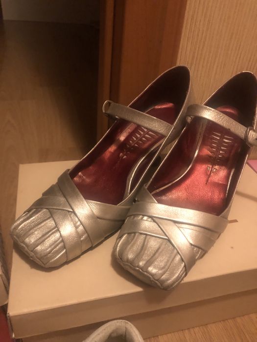 Вся обувь кожанная