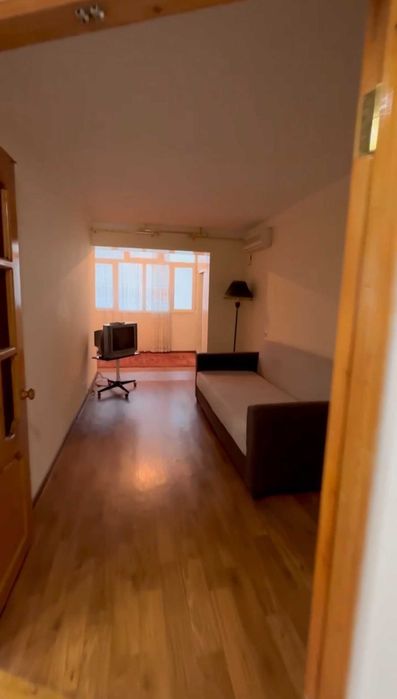 Чилонзорда Бунёдкор стадиони ёнида 3 xoналик (3/4/4) уй сотилади.