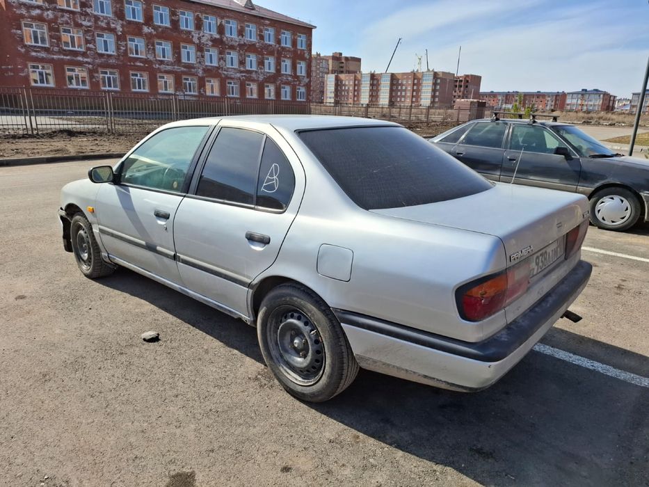 Nissan primera p10 1.6