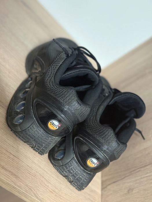 Продавам обувки  Nike air max dn