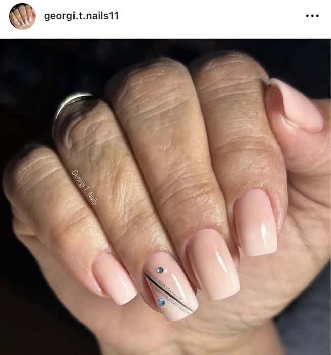 Pun unghii cu gel si semipermanente in Hărman