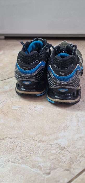 Mizuno Wave Prophecy 5