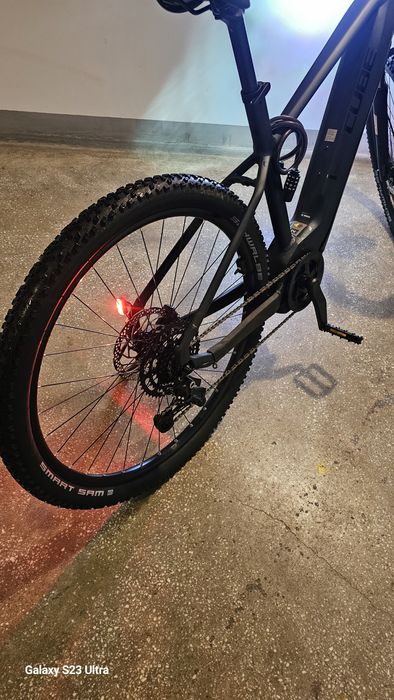 Bicicleta e-bike CUBE Reaction