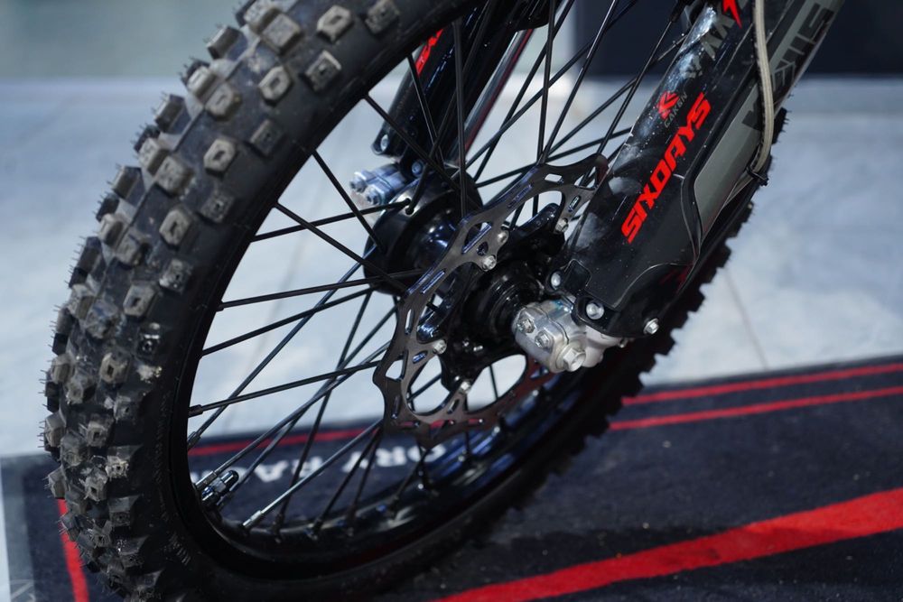 Мотоцикл Kews K16 R-edition