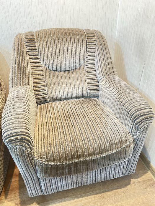 Продам диван и 2 кресла
