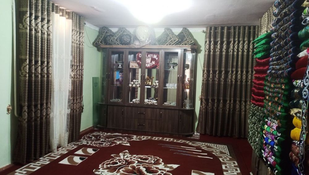 Kotedj sotiladi 10 sotixli