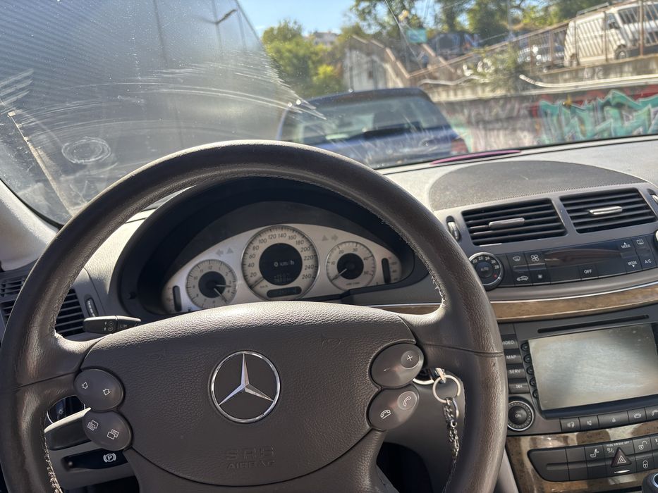 Продавам Mercedes-Benz EVO w211 E-class